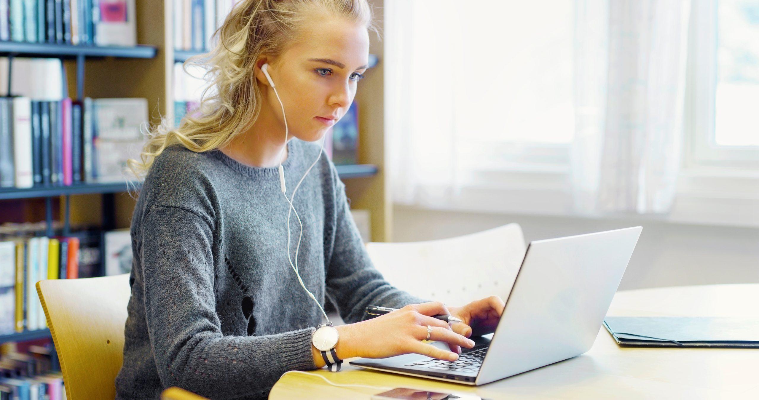 Assessing Young Women’s Knowledge About Fertility and Their Fertility Health Risk Factors: A Research Review